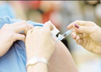 Mafias, detrás de venta ilegal de vacuna contra influenza: AMLO