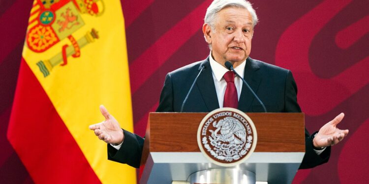 AMLO sugiere de nuevo a España ofrecer perdón por la conquista