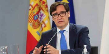 España podría decretar nuevo estado de alarma y toque de queda por COVID-19