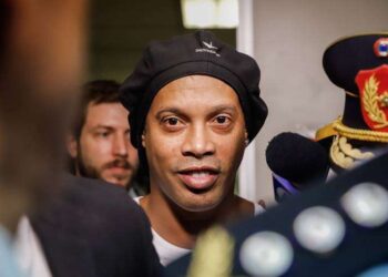 Ronaldinho da positivo a coronavirus; es asintomático