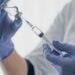 Cofepris alerta contra falsificación y venta irregular de vacunas de influenza