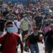 Bloquean caravana migrante, deportan a más de 2 mil personas