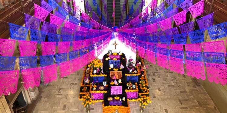 Visita a los altares por el Día de Muertos en espacios culturales