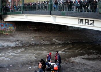 Derechos Humanos en Chile pide investigar la caída de un joven al río Mapocho