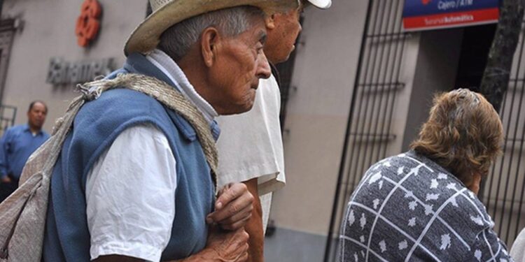 IMSS anuncia fecha para que pensionados cobren aguinaldo