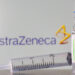 Muere voluntario en ensayo clínico de vacuna covid de AstraZeneca