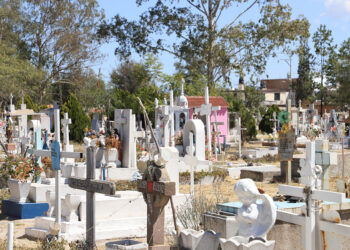 Inicia cierre de panteones debido a festividades