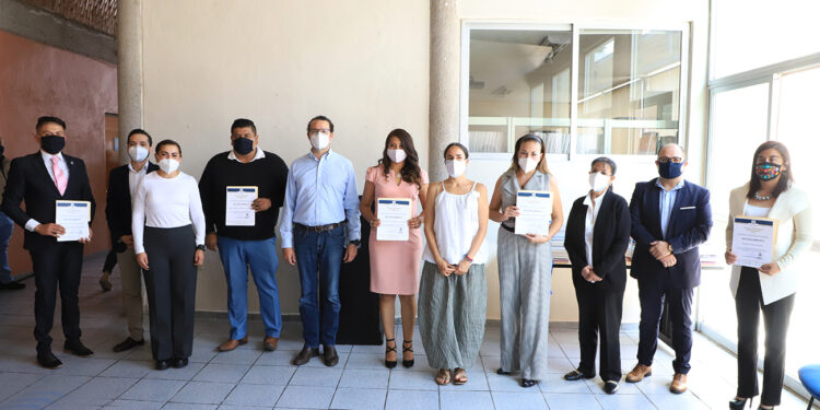 Gobierno de la capital entrega Premio Municipal Docente 2020