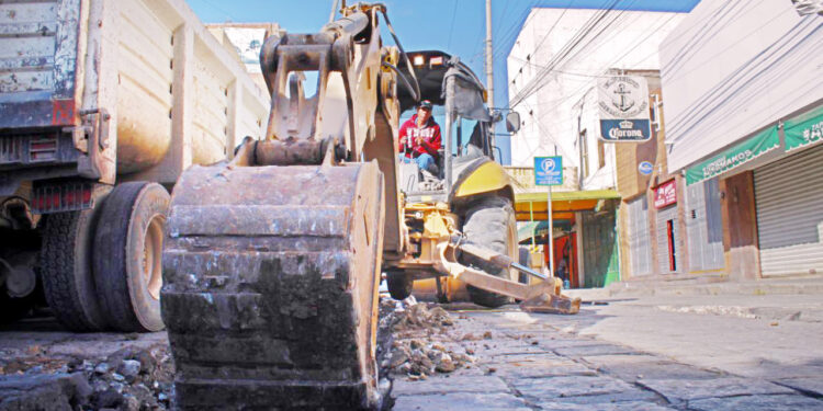 Arranca rehabilitación de drenaje en Centro Histórico