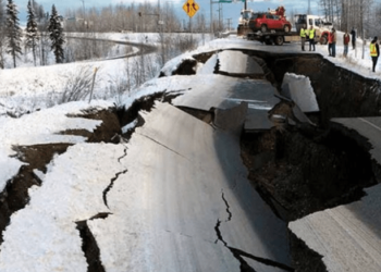 Sismo de magnitud 7.4 en Alaska, se activa alerta de tsunami