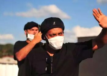 Ronaldinho confirma contagio de covid-19