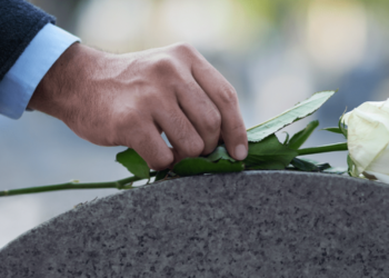 Inician días de luto nacional que por muertos de COVID-19