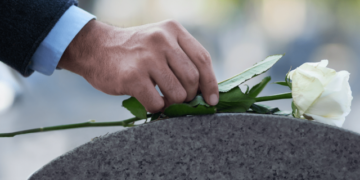 Inician días de luto nacional que por muertos de COVID-19