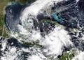 Delta se intensifica a huracán categoría 2; avanza a costas mexicanas