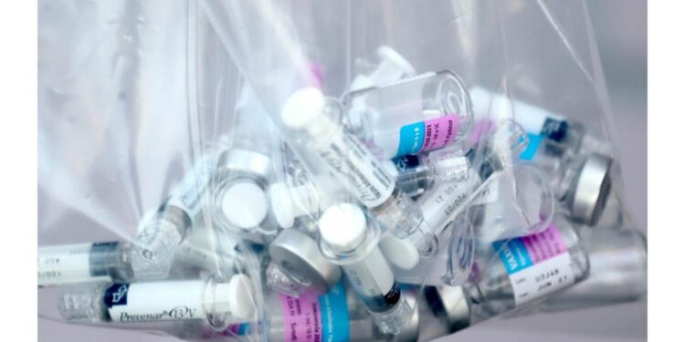 Alerta Cofepris por robo de 10 mil dosis de vacuna para influenza