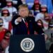 Trump continúa sus mitines de campaña sin cuidado por el covid-19