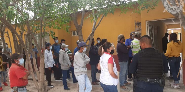 Rescatan a 35 jornaleros que eran explotados laboralmente en Villa de Arista