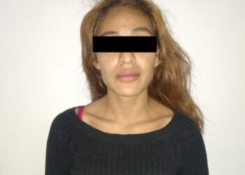 Mujer intenta atracar a taxista en Julián de los Reyes