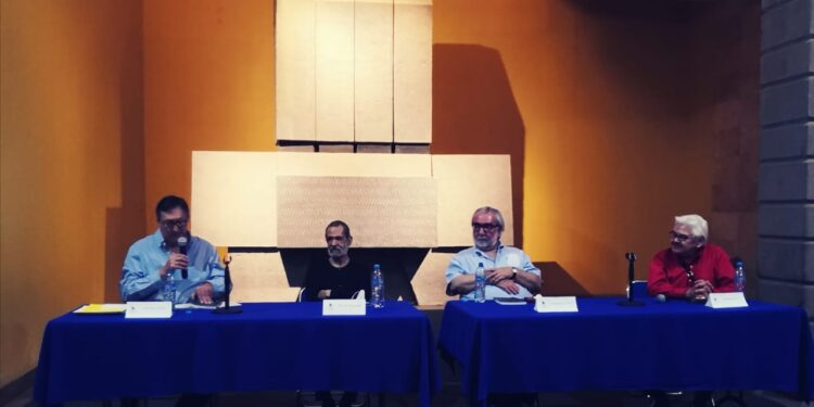 “Dos puntos de vista”, mesa de diálogo en torno a la obra de Xavier Esqueda