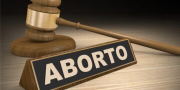Senado analiza iniciativa para que niñas de 12 años puedan abortar sin el consentimiento de padres o tutores
