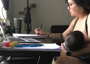 Profesor prohíbe a estudiante amamantar durante clase virtual