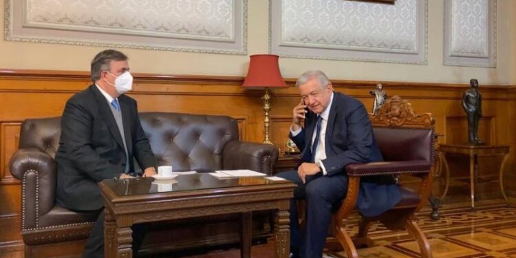 AMLO felicita por triunfo en Bolivia a Luis Alberto Arce