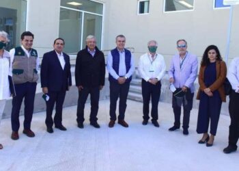 inaugura AMLO Hospital del IMSS en Acuña