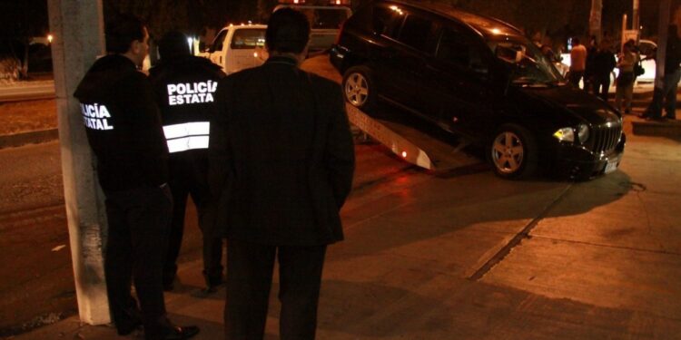 Asesinan a dos policías tras ataque en bar de Zacatecas