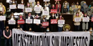 Mujeres de México seguirán pagando IVA por toallas sanitarias