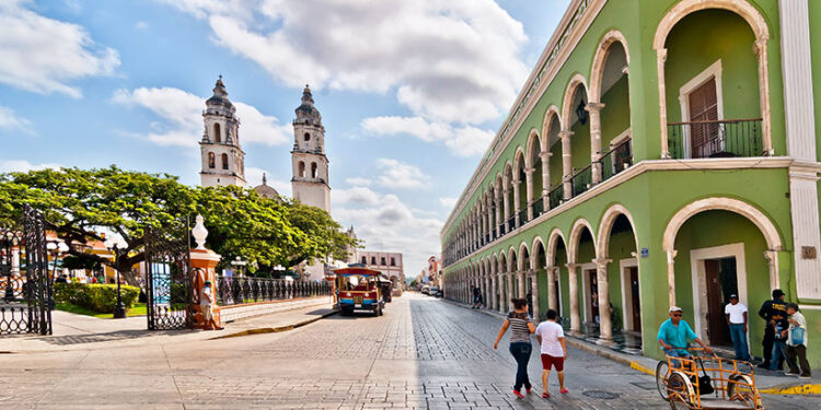 Campeche, el único estado en semáforo verde; 17 siguen en naranja y 14 en amarillo