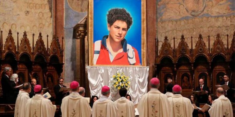 Beatifican a Carlo Acutis lo nombran; santo patrono del internet