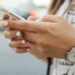 Covid sobrevive en celulares y billetes por 28 días