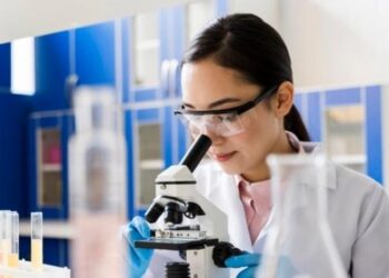Variación de cepas de COVID-19 podría causar reinfecciones