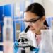 Variación de cepas de COVID-19 podría causar reinfecciones