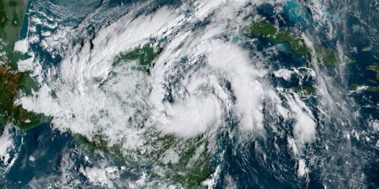 Tormenta Gamma se  intensifica cerca de las costas de Quintana Roo