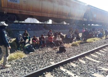 Detienen a 55 migrantes hondureños en Puebla