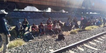 Detienen a 55 migrantes hondureños en Puebla