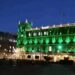 Monumentos y edificios se iluminan de verde por el Día Mundial de la Parálisis Cerebral