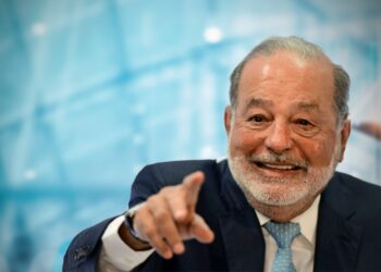 #Video Slim propone elevar a 75 años la edad de jubilación