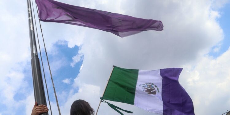 Toma feminista de la Comisión de Derechos Humanos cumple un mes