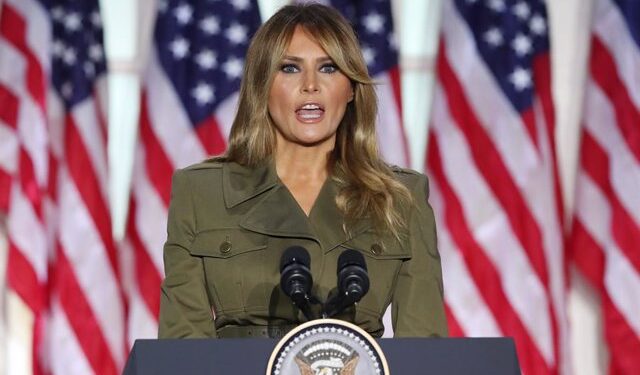 Melania Trump dice que tiene síntomas leves de covid-19