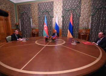 Armenia y Azerbaiyán acordaron alto al fuego a partir del sábado