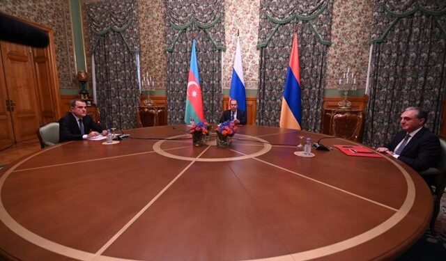 Armenia y Azerbaiyán acordaron alto al fuego a partir del sábado