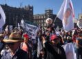 Simpatizantes de AMLO marchan por Paseo de la Reforma