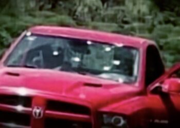 Grupo armado embosca a policías estatales de Durango, hay ocho muertos