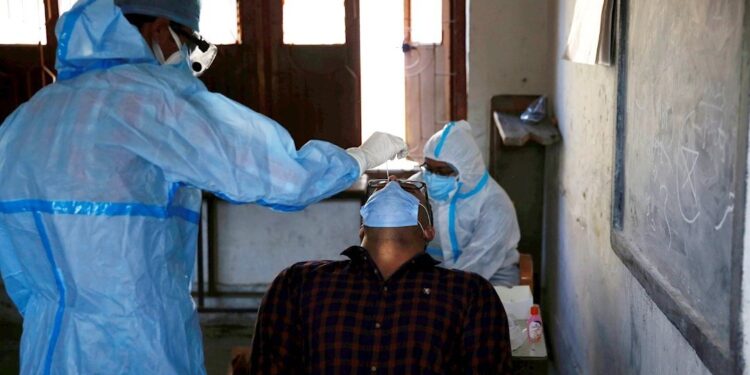 India supera las 100 mil muertes por coronavirus covid-19