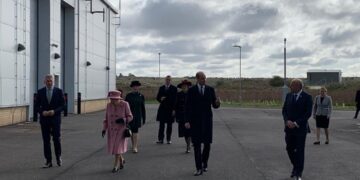 Isabel II sale de su residencia por primera vez desde que inicio la pandemia