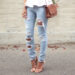 Cómo llevarlos a los 40+ los jeans rotos