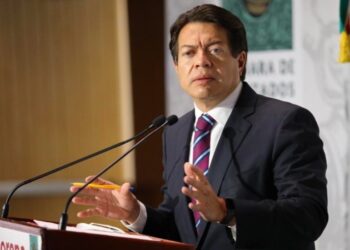Mario Delgado da positivo a covid-19, tiene síntomas leves