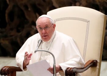 Papa Francisco apoya uniones civiles entre personas del mismo sexo